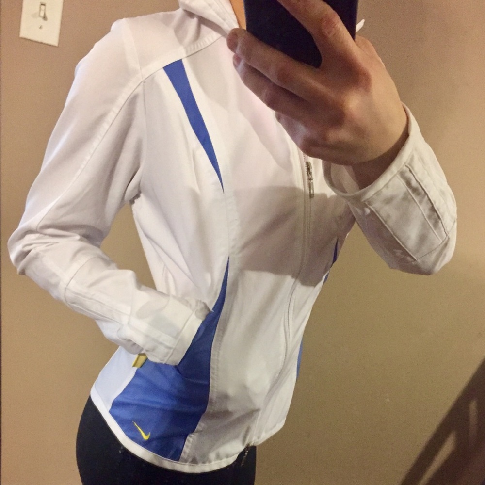 Nike Light Weight White and Blue Jacket - Picture 3 of 7